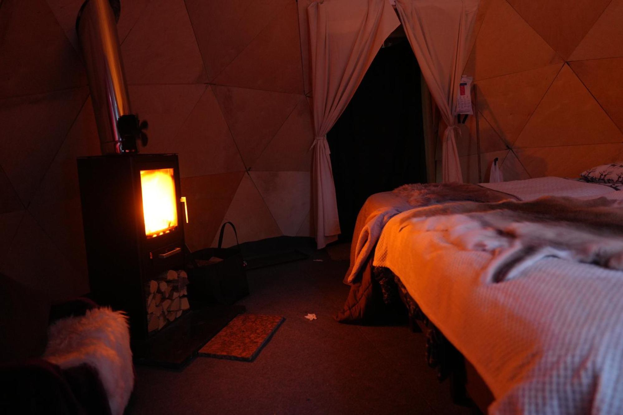 Aurora Igloo Fireplace-Heated Tents In A Secret Forest With Private Jacuzzi And Shared Sauna Bathroom And Dog Friendly Rovaniemi Ngoại thất bức ảnh