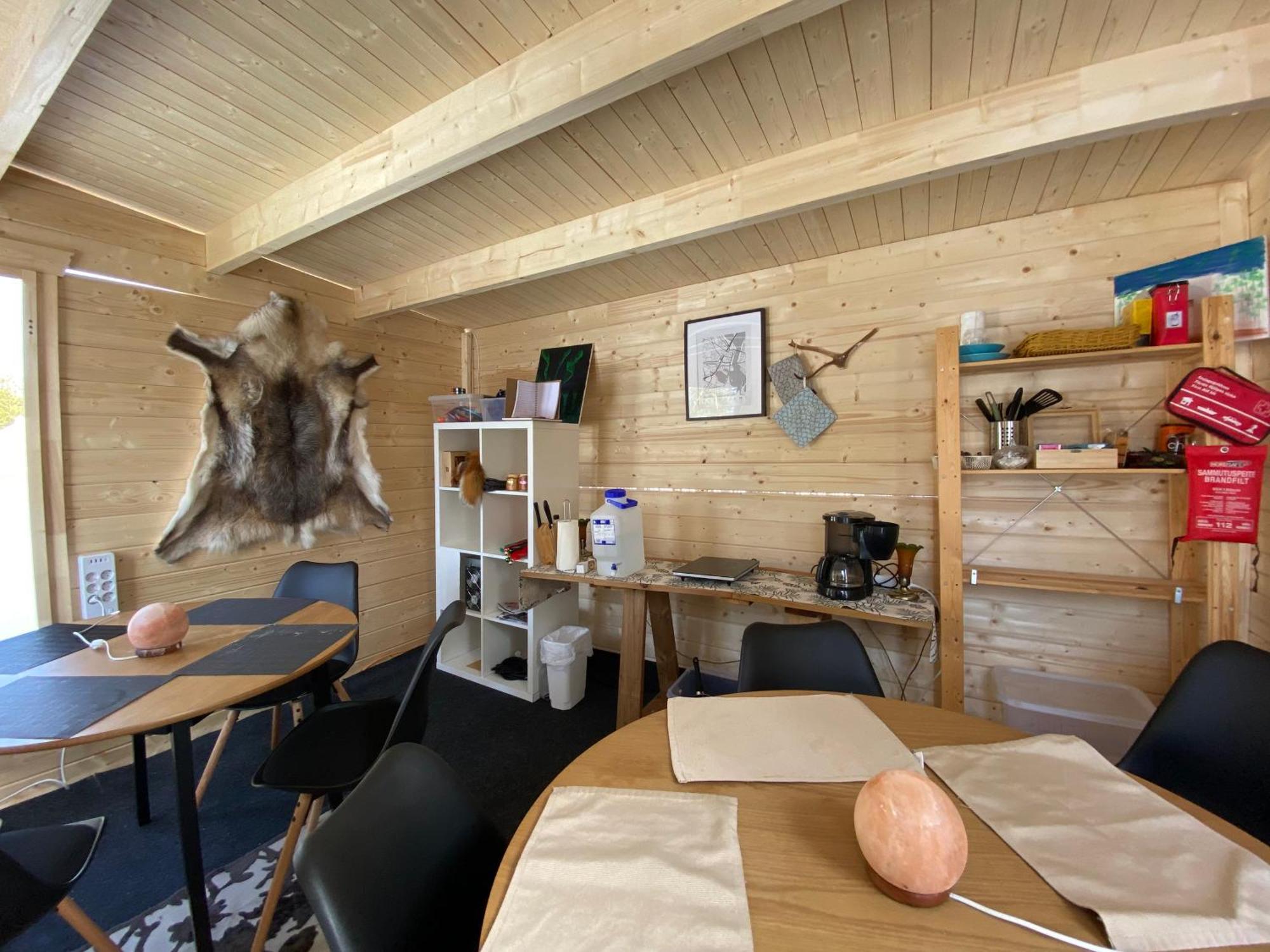 Aurora Igloo Fireplace-Heated Tents In A Secret Forest With Private Jacuzzi And Shared Sauna Bathroom And Dog Friendly Rovaniemi Ngoại thất bức ảnh